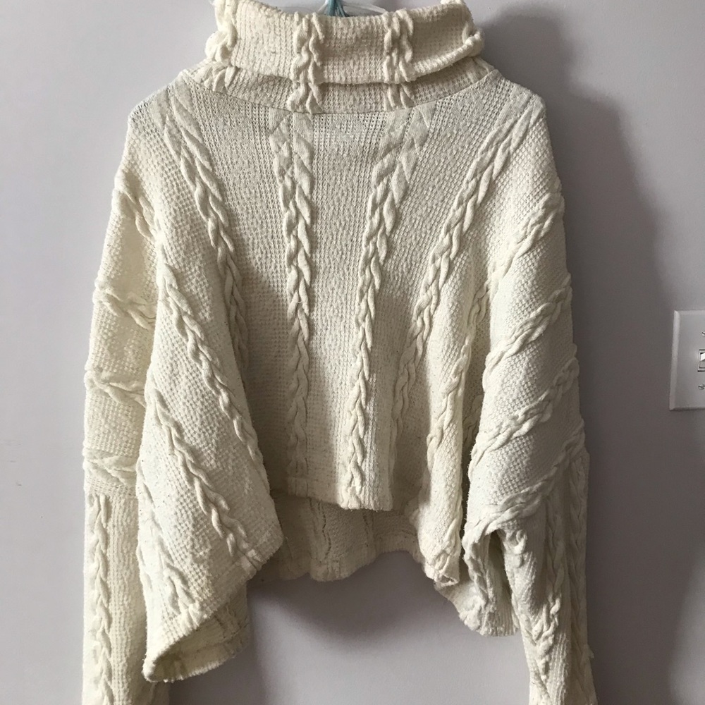 Cream cropped knit turtle neck